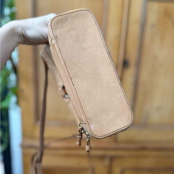 MARGOT Tan Leather Shoulder Bag Crossbody - Picture 3 of 8